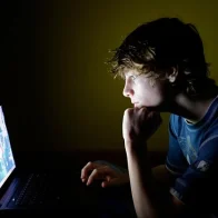 Estudian el uso problemático de la pornografía en internet entre jóvenes españoles