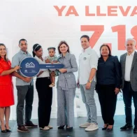 ¡Enhorabuena! Entregan títulos de propiedad y bonos saldos Mi Hogar en SDE 