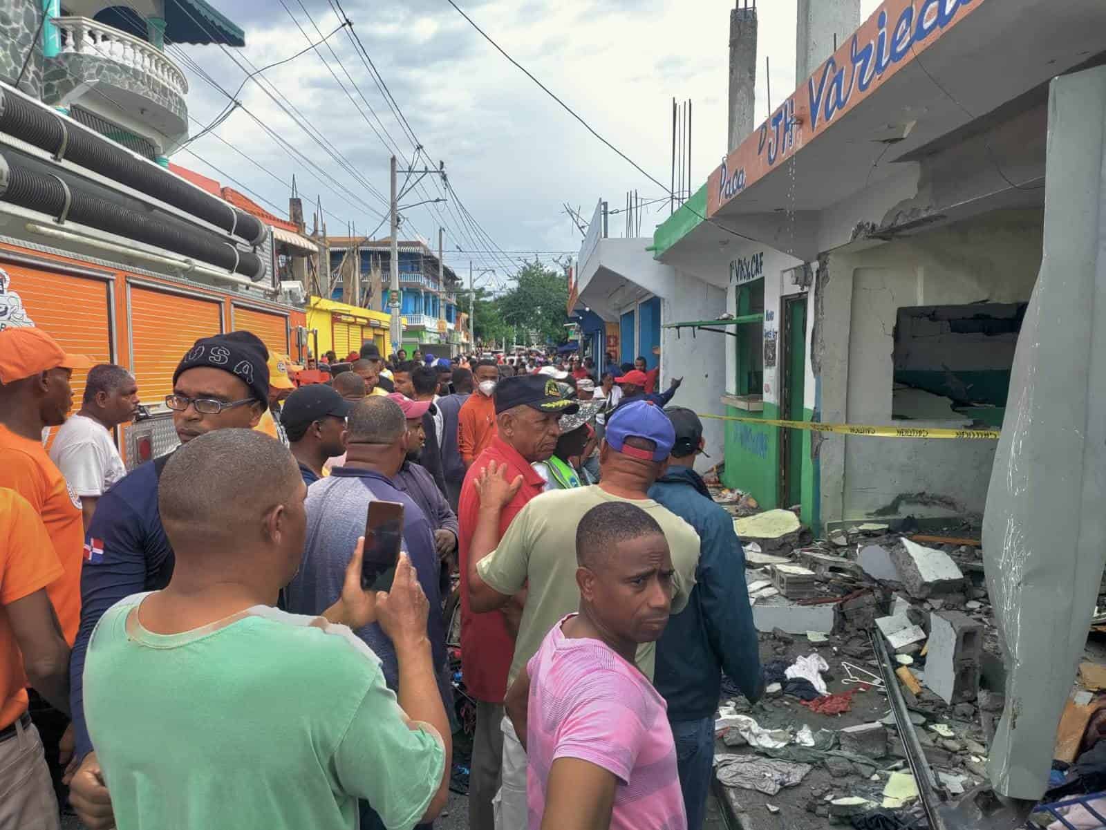 Inician trabajos en establecimientos afectados por explosión de tanque de gas en SC