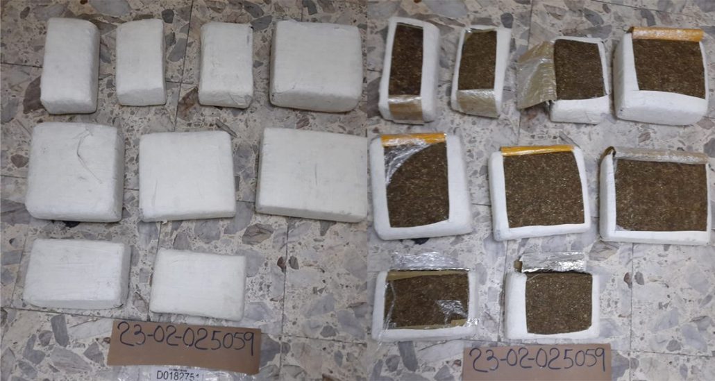 Arrestan conductor de vehículo con 66 libras de marihuana