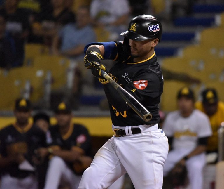 Águilas Cibaeñas blanquean 4-0 a los Tigres del Licey