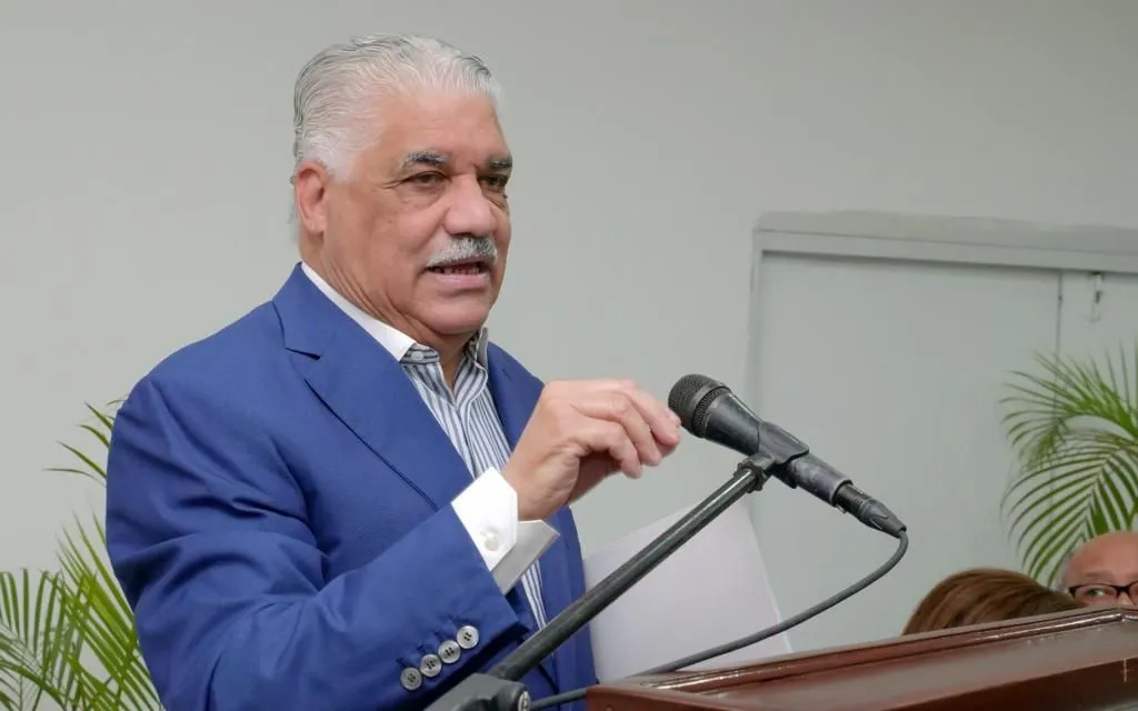 Miguel Vargas arremete contra "la gran estafa del cambio" del PRM