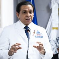 Ministro de salud solicita a la población utilizar medidas preventivas en contra del COVID-19