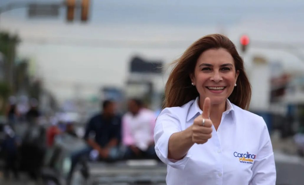 Carolina Mejía gana encuesta entre los usuarios De Último Minuto