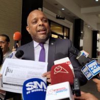 Oposición considera Pepca debería investigar contrato Aerodom; oficialismo defiende aprobación