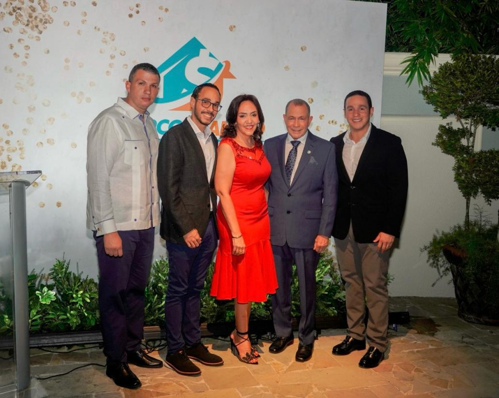 Marcos Pichado celebra 52 aniversario de Marcos Cambio