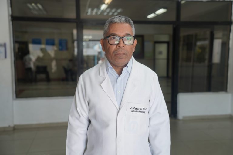 Epidemiólogo llama a poner más atención al dengue que a variante de COVID