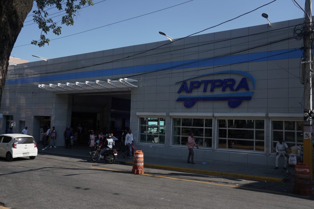 Chóferes de la región Este esperan pasajeros aumenten este fin de semana