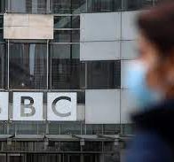 El Gobierno británico aumenta un 6,7 % la tasa que financia la cadena pública BBC