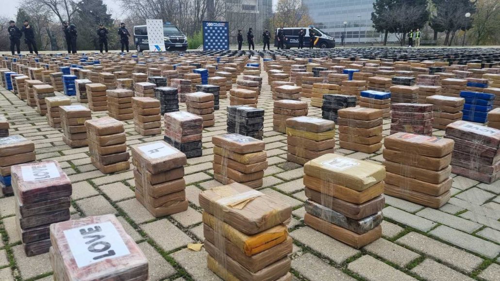 Dos golpes policiales en España incautan récord de 11 toneladas de cocaína en una semana