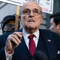 Rudy Giuliani se declara en bancarrota tras su condena millonaria por difamación