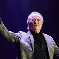 Joan Manuel Serrat cumple 80 años entre premios y homenajes