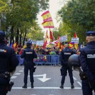 Decenas de españoles se manifiestan en Washington contra la ley de amnistía