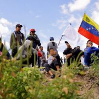 México reinicia vuelos de repatriación de migrantes venezolanos