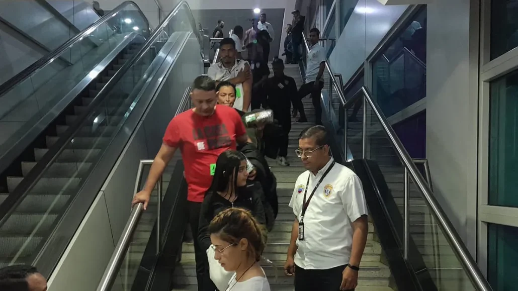 Más de 1,900 venezolanos fueron repatriados en 2023 en 15 vuelos, la mayoría desde EE.UU.