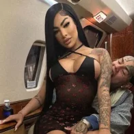 La estilista Jeannett Acosta dice fue testigo de "agresiones constantes" entre Yailin y Tekashi
