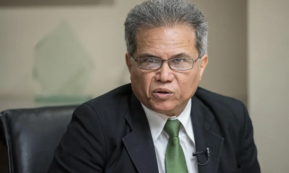 Colegio Médico acusa al director del MAP de darle larga a sus demandas
