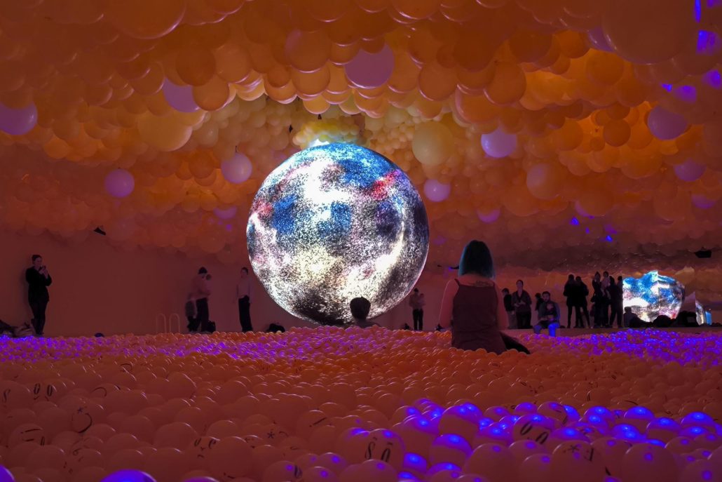Los globos inundan Londres en una experiencia multisensorial