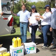 Delegación Multinacional Trabaja Para Erradicar la Mosca del Mediterráneo