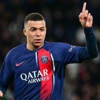 El entorno de Mbappé niega que el jugador haya firmado nada para el futuro