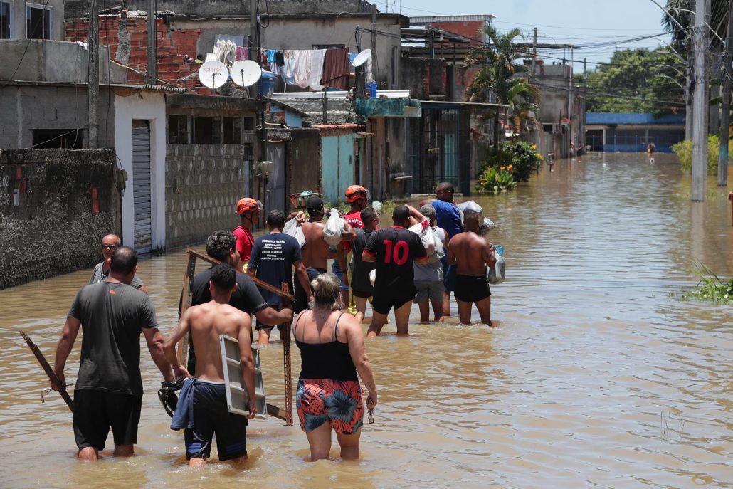 Suben a 12 las víctimas por las fuertes lluvias en Río de Janeiro