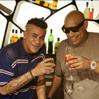 El dúo cubano Gente de Zona estrena el tema bailable "Por ahí"