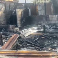 Mujer muere calcinada en medio de incendio de viviendas en Santiago