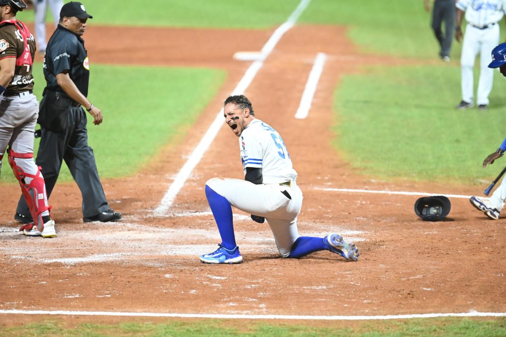 Licey se trepa a la cima venciendo a Gigantes