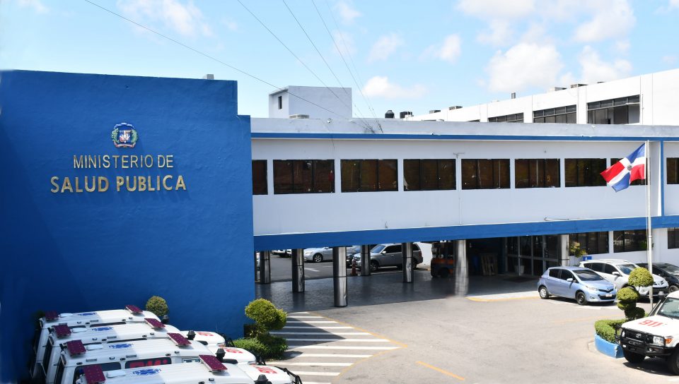 Salud Pública reporta 1,340 casos de covid-19 y 10 personas hospitalizadas