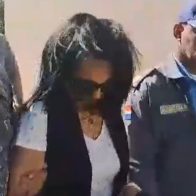 Mujer acusada de estafa se escapa de destacamento en Mao