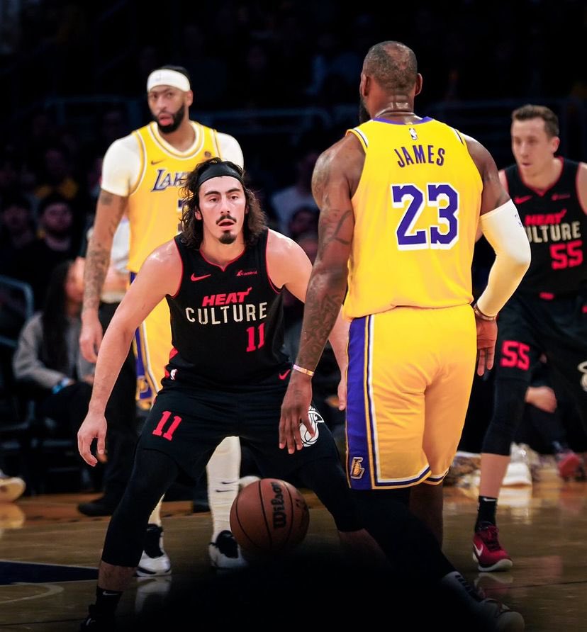 Los Lakers no levantan cabeza y los Clippers siguen con paso firme
