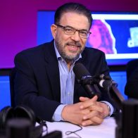 Guillermo Moreno defiende alianza con PRM y dice "No es posible hacer oposición desde las gradas"