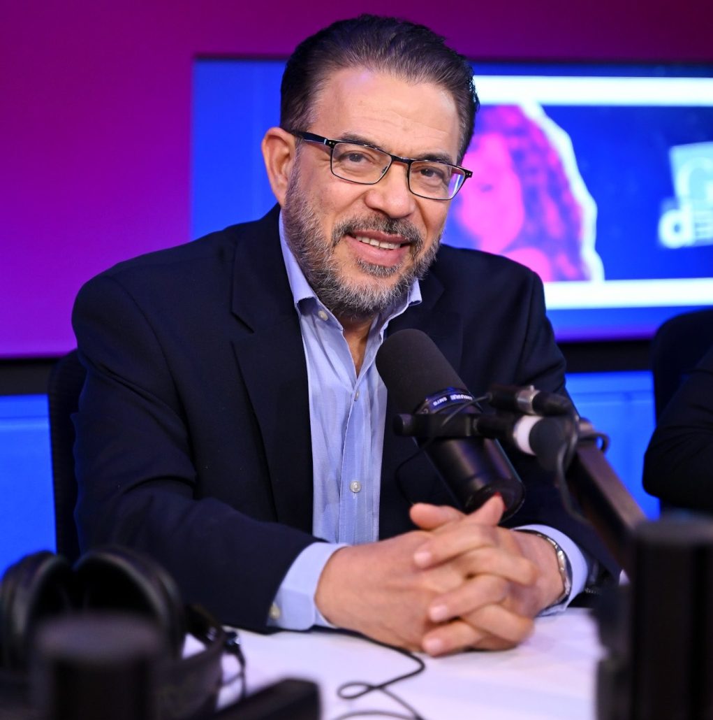 Guillermo Moreno defiende alianza con PRM y dice "No es posible hacer oposición desde las gradas"