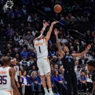 109-132. Booker, un ciclón sobre Doncic y los Mavericks
