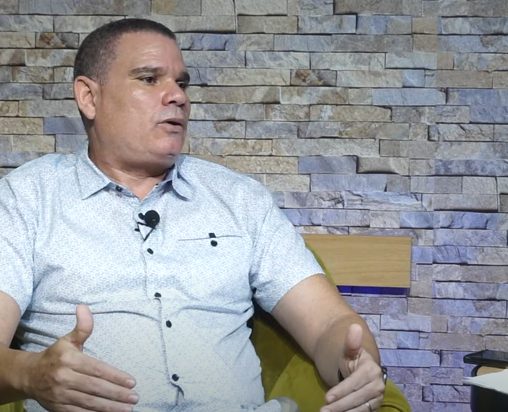 Ingeniero que construyó el hospital de Esperanza denuncia Gobierno le debe más de 200 millones de pesos