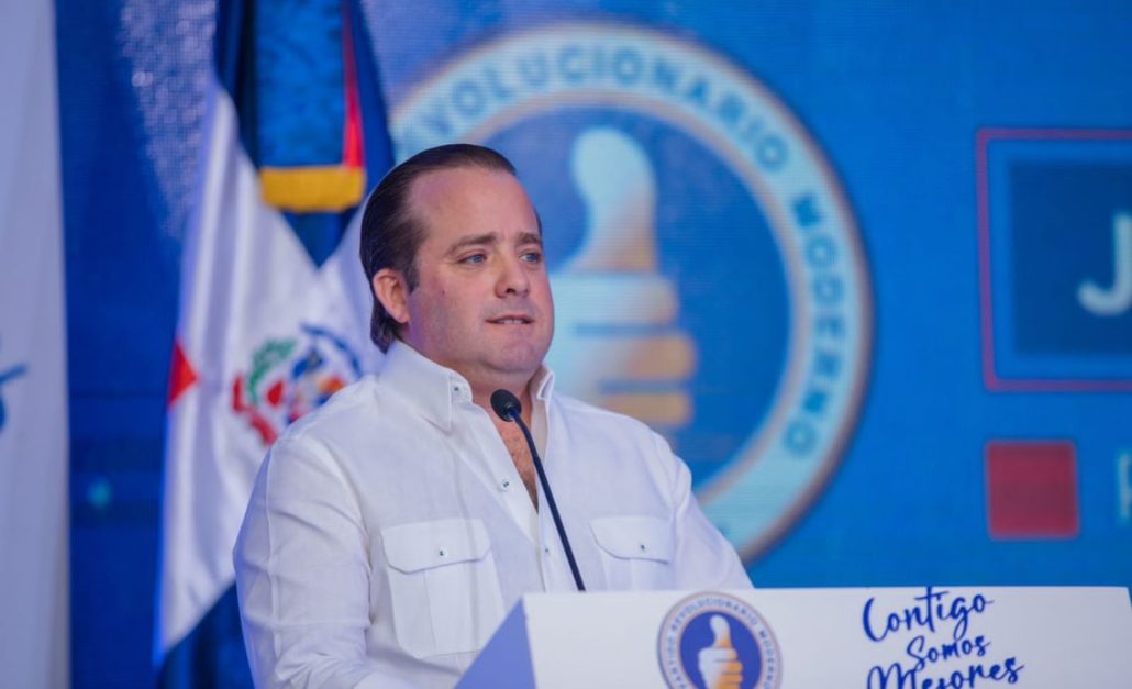 Paliza solicita licencia del Ministerio de la Presidencia para apoyar campaña de Abinader
