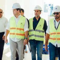 Ministro Carlos Bonilla supervisa avances de construcción de la extensiones de la universidad en Baní y Azua