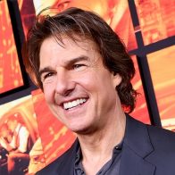 Tom Cruise firma con Warner Bros.