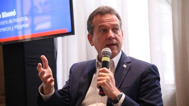 Bisonó destaca presidente Abinader está "preocupado" por expansión de instituciones educativas