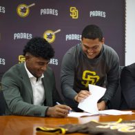 Padres de San Diego firma por 4.2 millones de dólares al shortstop Leo De Vries Angomas