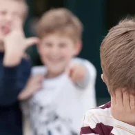 Un niño de 11 años fue agredido sexualmente con una escoba por varios compañeros en un colegio de Vimioso, en el noreste de Portugal,