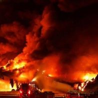 Un avión se incendió en aeropuerto de Tokio