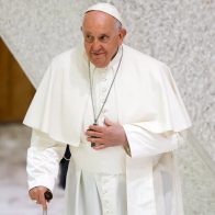 Francisco dice que la bendición de las parejas homosexuales "quiere incluir, no dividir"