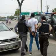 Al menos 10 personas muertas en la ola de violencia en Ecuador