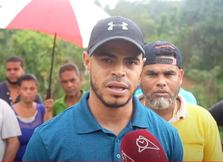 Residentes en comunidad La Jaguita piden al presidente cumplir promesa de carretera tras derrumbe 9 | Noticias de hoy en República Dominicana yancarlo | Noticias de hoy en De Último Minuto