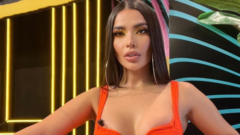 ¡Ah caray! Influencer deja su novio por regarle un iPhone 14 «y no un Pro o Pro Max»