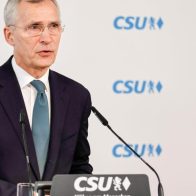 Stoltenberg urge al Congreso de EE.UU. a aprobar la ayuda para Ucrania porque es "urgente"