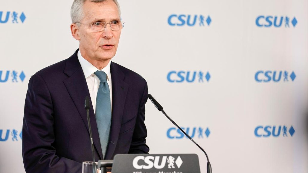 Stoltenberg urge al Congreso de EE.UU. a aprobar la ayuda para Ucrania porque es "urgente"