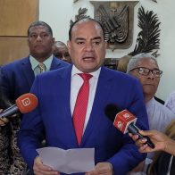 Miembros del CARD denuncian desvío de más de RD$ 2mil millones; solicitan suspensión de bonos e inauguraciones