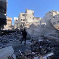 Israel mata a "decenas" de supuestos milicianos en Gaza, donde siguen muriendo civiles